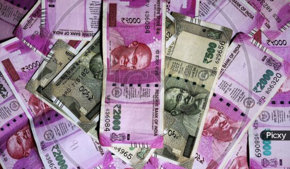 केजरीवाल ने RBI को दी सलाह, भारतीय नोटो पर गांधी जी के साथ साथ हो लक्ष्मी – गणेश की फोटो