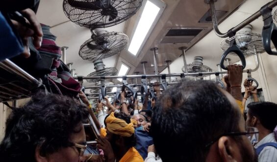 PET का पेपर बना छात्रों के मौत की वजह, क्या अव्यवस्था बनी दुर्घटना की वजह?